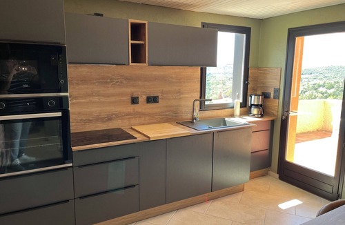 Mollans-sur-Ouveze House | Large bastidon with exceptional views, on the edge of a hill.