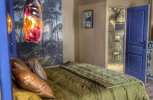 Gare Bed & Breakfast | Large, charming town house in the center of Calais