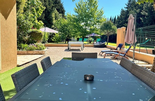 Avignon Villa | Large detached villa in Avignon for 12 people