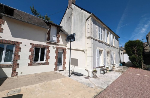 Le Merlerault House | Large, quiet family home 10 minutes from Haras du Pin