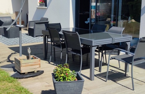 Trebeurden Villa | Large single-storey apartment with garden near beach