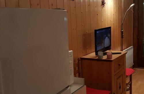 Vallouise-Pelvoux Apartment | Large Studio Cabin with magnificent view of the Mountains