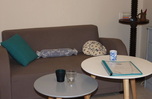 Faubourg North Apartment | large studio downtown cheap