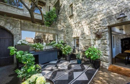 Les Baux-de-Provence Apartment | le Balcon du Prince Noir