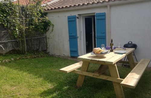 Le Bernard House | Le Gîte des Mégalithes, 5 minutes from the beach!