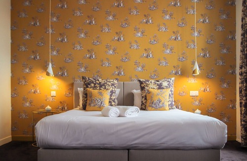 Laval Hotel | Le Petit Perier