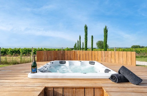 Mazan Villa | Le Prado — 360° View, Pool & Spa | Bersy Luxury®