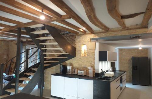 Daglan House | Le Sourire du Troubadour - 8 chambres - Baignade à 300 m - Salle de jeux - Poêle à bois