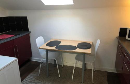 Aurillac Apartment | Le Victor Hugo 4 D et sa pizza offerte