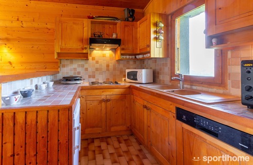 Landry Ski Chalet | Les Arcs 1800: House with garden