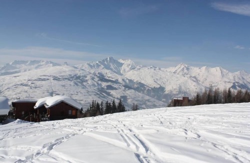 Landry Ski Chalet | Les Arcs 1800: House with garden