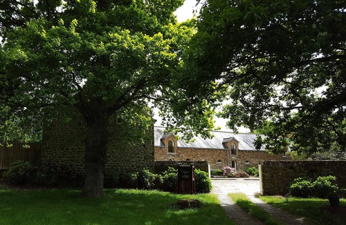 Lamballe House | Les Cavaliers, character gîte with swimming pool, 20 minutes from the seaside