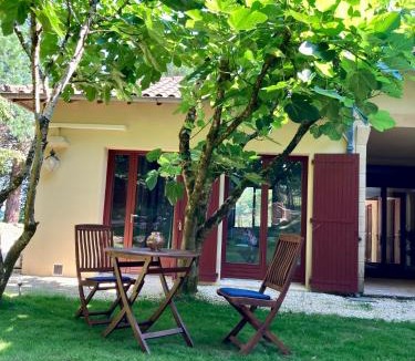 Manaurie House | Les Eaux Vives