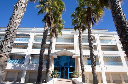 Le Lavandou Apartment | Les Jardins d'Anglade by Interhome