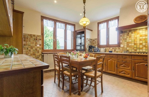 Ayn House | LES JONQUILLES - AYN