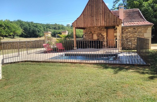 Prats-de-Carlux House | Les Lavandes Gîte 5 persons swimming pool garden in the countryside near SARLAT