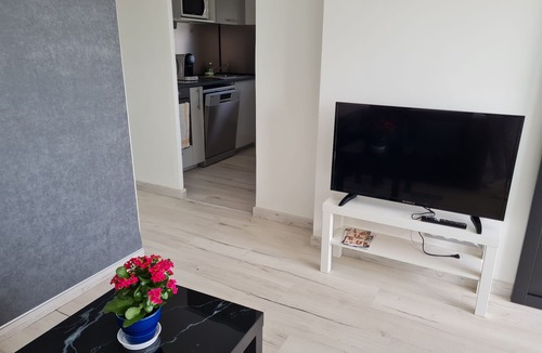 Bernieres-sur-Mer Apartment | Les Pieds Dans L'Eau - direct access to the sea