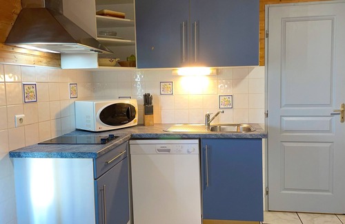 Hautefort House | Les SOURCES Comfort, SPA, Pool, Fishing pond, Playground, Jacuzzi.