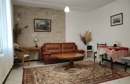 Peyriac-de-Mer Apartment | Les Volets Bleus accommodation Close to pontoons and the Doul