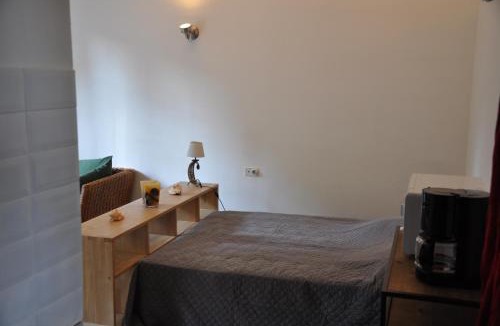 Sorgues Apartment | location studio meublé avec jardin