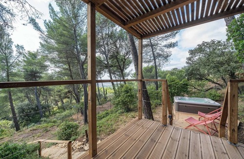 Saint-Marc-Jaumegarde Cottage | Lodge & spa Tour de Keyrié - Le Chant des Pins Aix en Provence