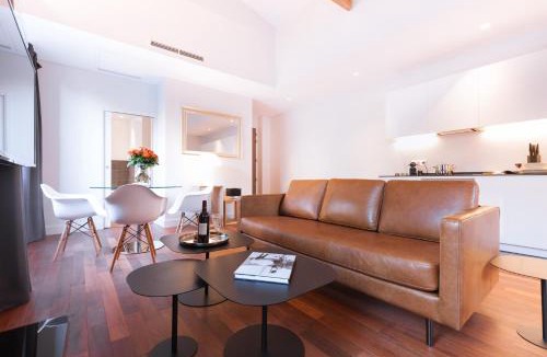 Hotel de Ville - Quinconces Bed & Breakfast | LOFT luxe hyper centre: terrasse/piscine/salle de sport