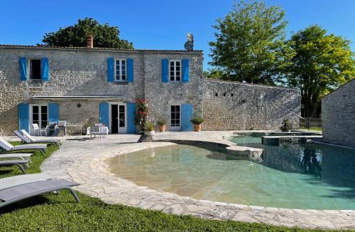 Dompierre-sur-Mer Bed & Breakfast | Logis Saint Léonard