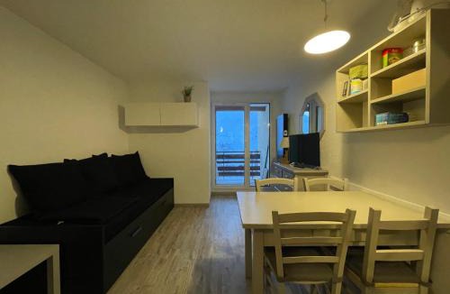 Mont-de-Lans Apartment | LOuréa studio 4 pers retour skis au pieds