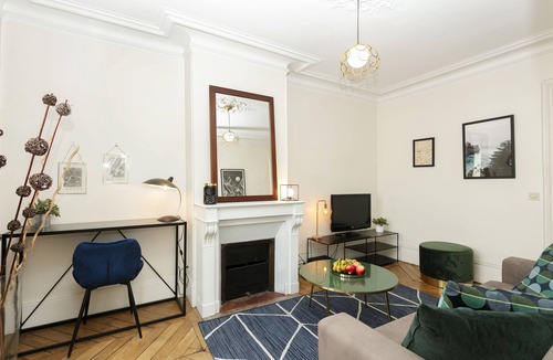 Saint-Victor Apartment | Lovely 1BR with Balcony Steps from the Seine and Notre Dame