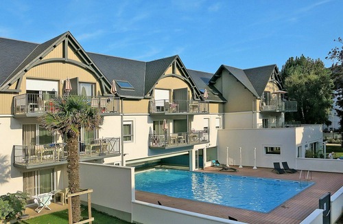 Finistere Apartment | Lovely apartment for 2 guests with pool, WIFI, TV, terrace, pets allowed and parking