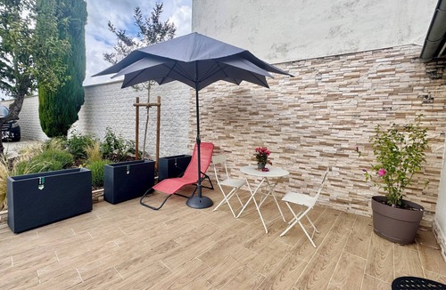 Roissy-en-France Apartment | Lovely self-contained studio in Roissy-en-France/Aeroport CDG with airport terrace