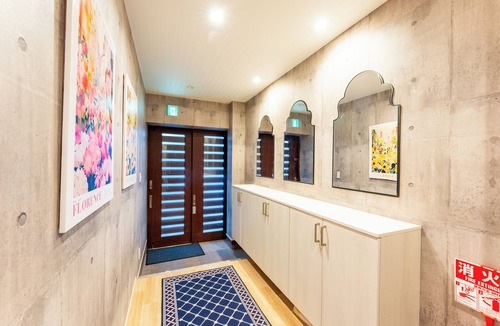 Nishinari Apartment | Lrge New Luxury Designed Home 1 Minute walk to Train Station 6 Min Ride to Namba