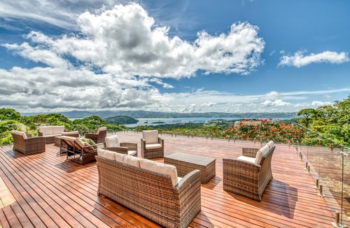 Nuevo Arenal Villa | 𝑳𝒖𝒙𝒆 » 5 Lakeview Villas » Sleeps 25 » AC »Pool »Hot Tub »Weddings »Retreats
