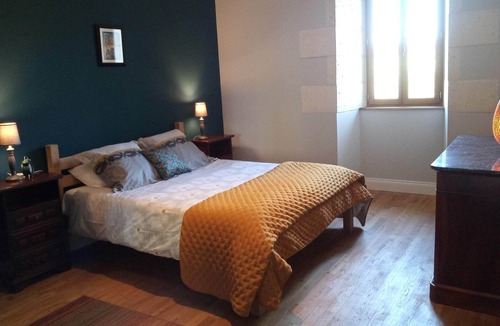 Saint-Romain House | Luxury 7 bedroom house, private swimming pool, short walk to centre of Aubeterre