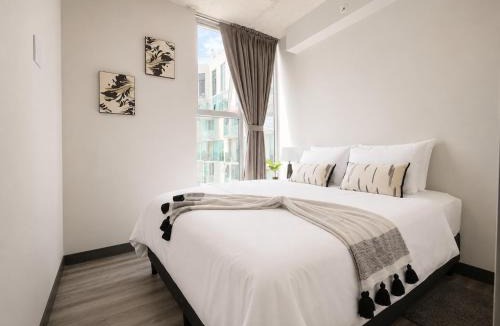 Mata Redonda Apartment | Luxury apartment Secrt Sabana, 28th floor, views, pool, free parking and WiFi