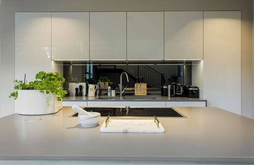 Grey Lynn House | Luxury Executive Family Home with Parking & Spa