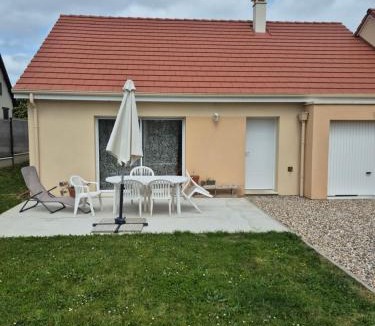 Acquigny House | ma jolie maison , jardin privé , non accessible personne à mobilité réduite