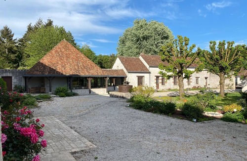 Concriers Cottage | Magnificent 16th-century villa with swimming pool and sauna in a 5-hectare estate.