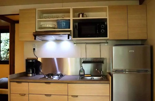 Vouneuil-sur-Vienne Ski Chalet | Magnificent 2-bedroom chalet sleeps 5