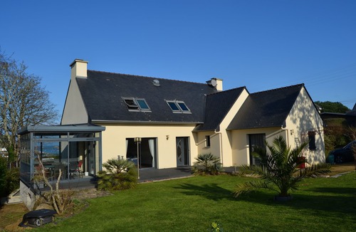 Perros-Guirec Villa | Magnificent seafront villa on the Pink Granite Coast