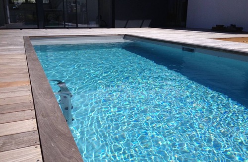 Arzon Villa | Magnificent villa with heated pool close to beaches