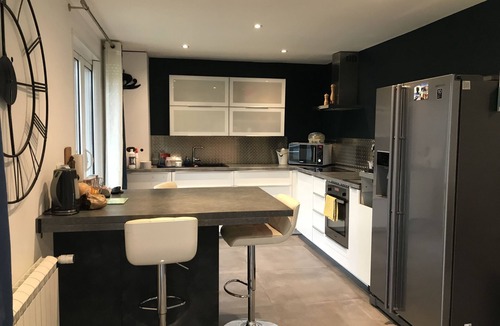 Metz-Tessy House | Maison Avec Piscine et Jaccuzzi au Calme à Deux pas D'annecy