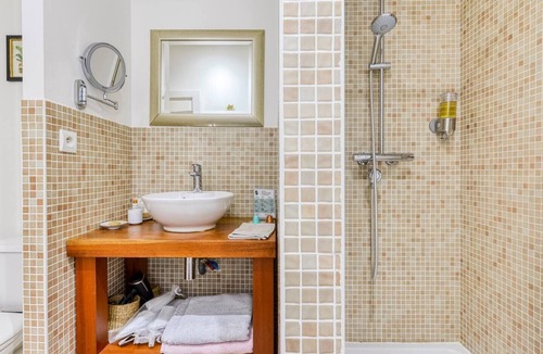Neffies Bed & Breakfast | Maison Dix