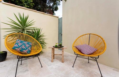 Fontvieille House | maison entière de village Fontvieille avec piscine