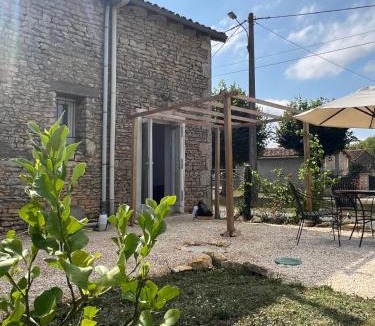 Savigne House | Maison Vigneronne - Stay on a vineyard, in the winegrowers cottage