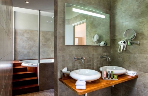 Ploneour-Lanvern Hotel | Manoir de Kerhuel