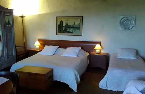 Beaumont Bed & Breakfast | Manoir Le Cristal, Futuroscope from 33 euros