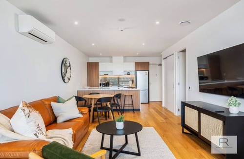 Onehunga Apartment | Manukau Harbour Views| by Furnished Rentals