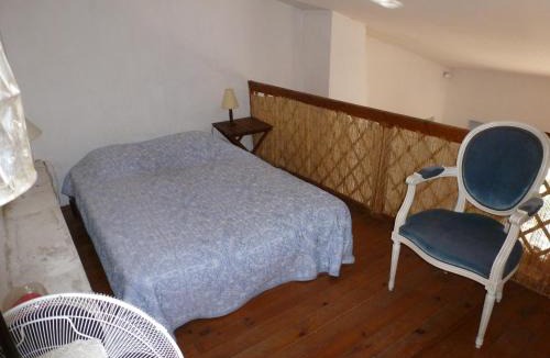 Eygalieres Bed & Breakfast | Mas Grimaud - Gîte- Studio et chambres d'hôtes familiales