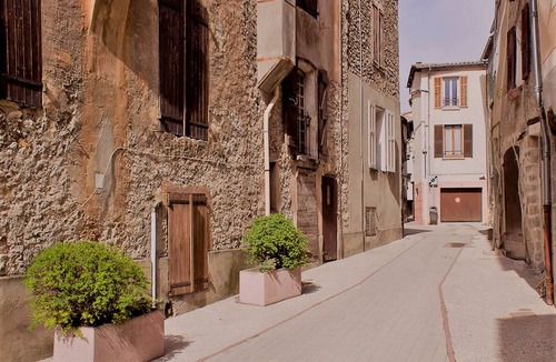 Castellane Apartment | Meuble DE Tourisme 2 Etoiles Refait à Neuf Centre Ancien Castellane